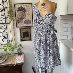 Black and white print dress
